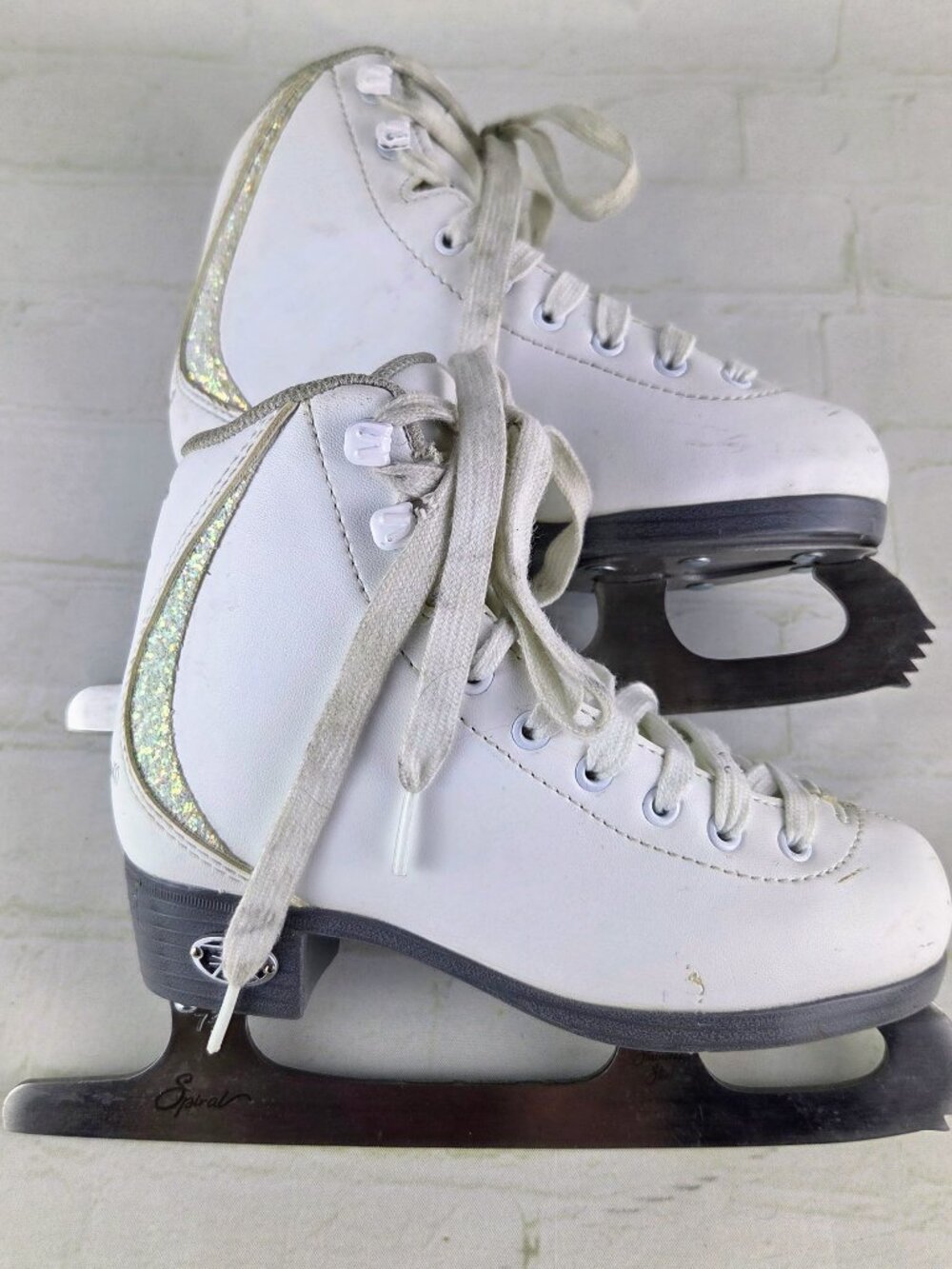 Riedell Sparkle Snow Youth Skates, Size 13